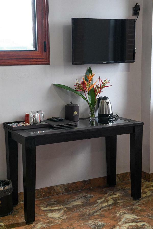 เดอะ เพรสซิเดนท์ โฮเต็ล Apartment นาดี ภายนอก รูปภาพ