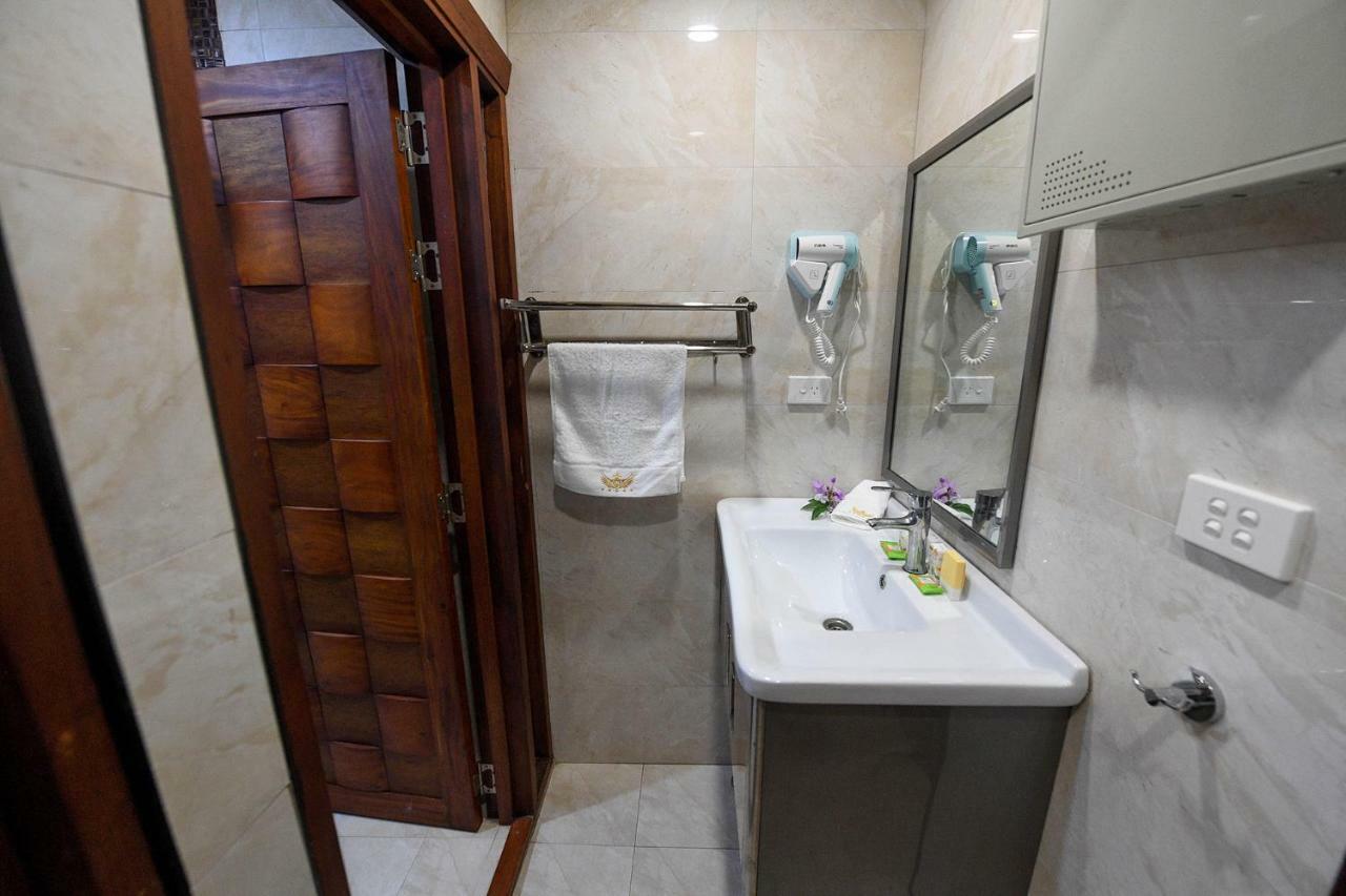 เดอะ เพรสซิเดนท์ โฮเต็ล Apartment นาดี ภายนอก รูปภาพ